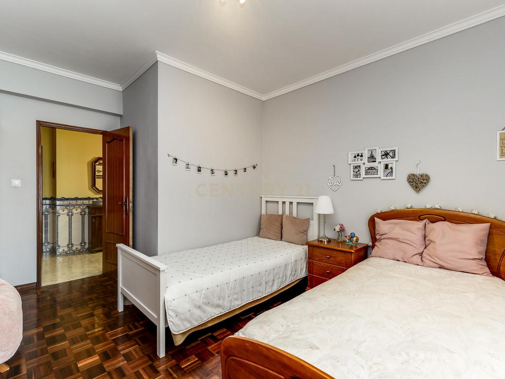 Apartamento T3 com Terraço Privativo e Jacuzzi – Alto da Brandoa            - Image 16