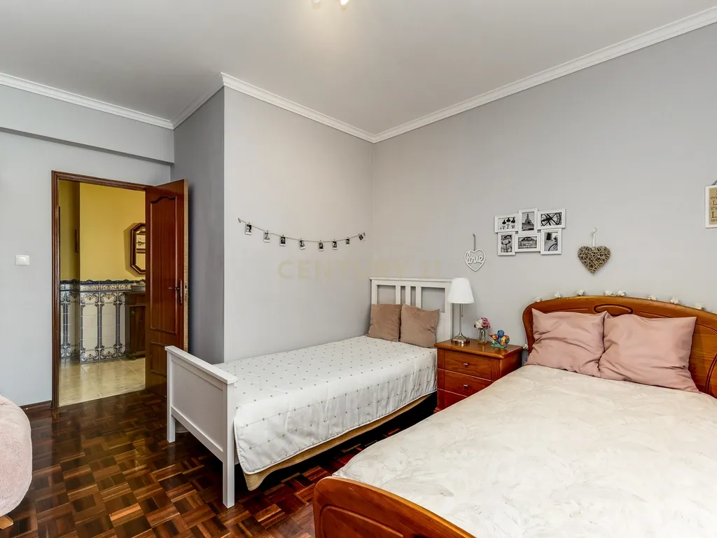 Apartamento T3 com Terraço Privativo e Jacuzzi – Alto da Brandoa - Image 16