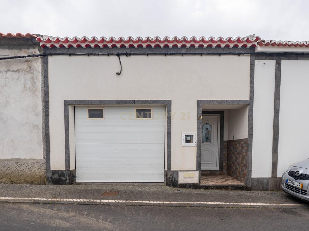 Moradia T3 – Ribeira Seca, Ribeira Grande – Localização privilegiada - Image 1