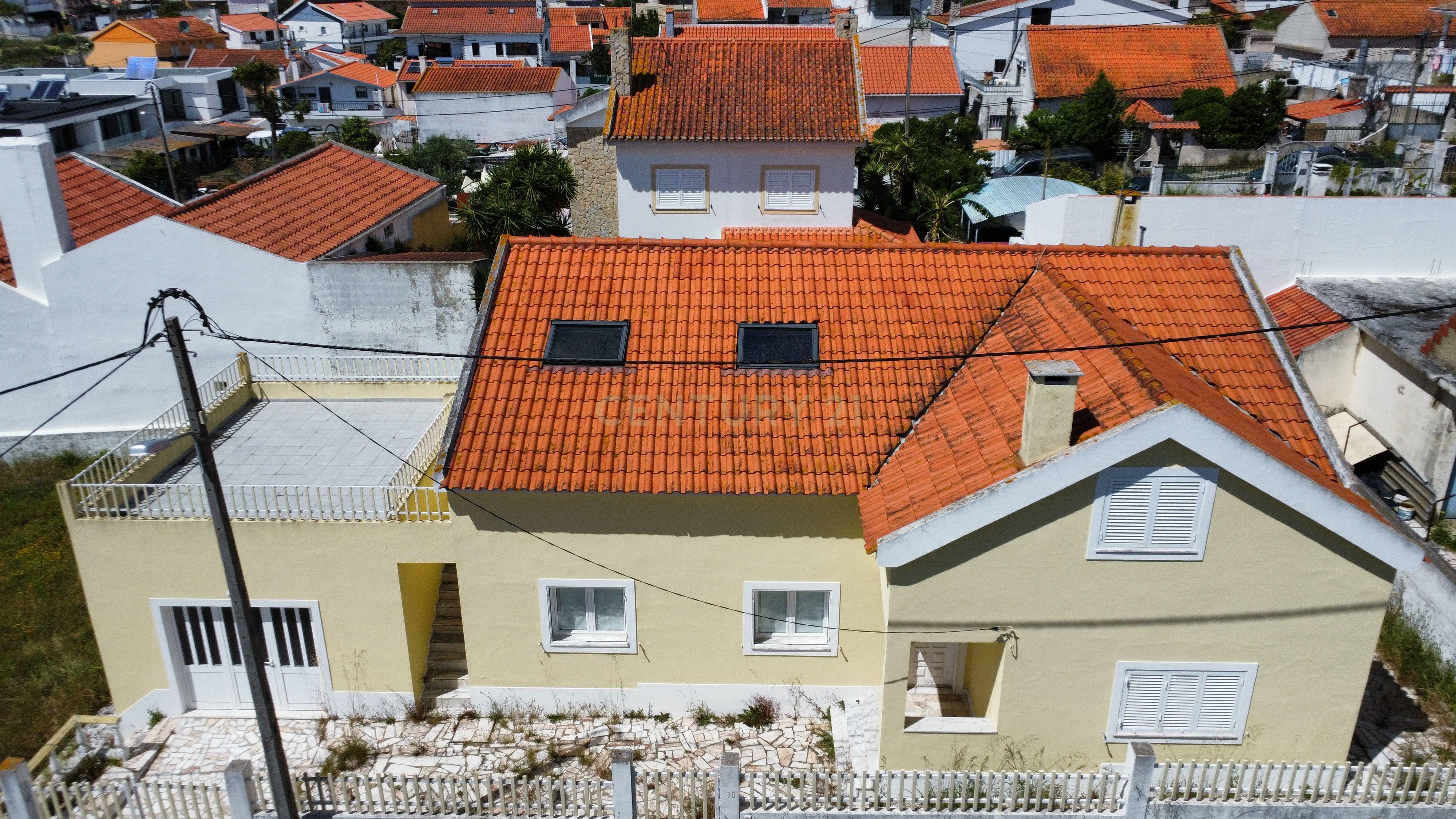 Moradia isolada, Charneca de Caparica, com 5+2 assoalhadas ( V3+1), lote de 584 m2, muito perto das praias - Image 2