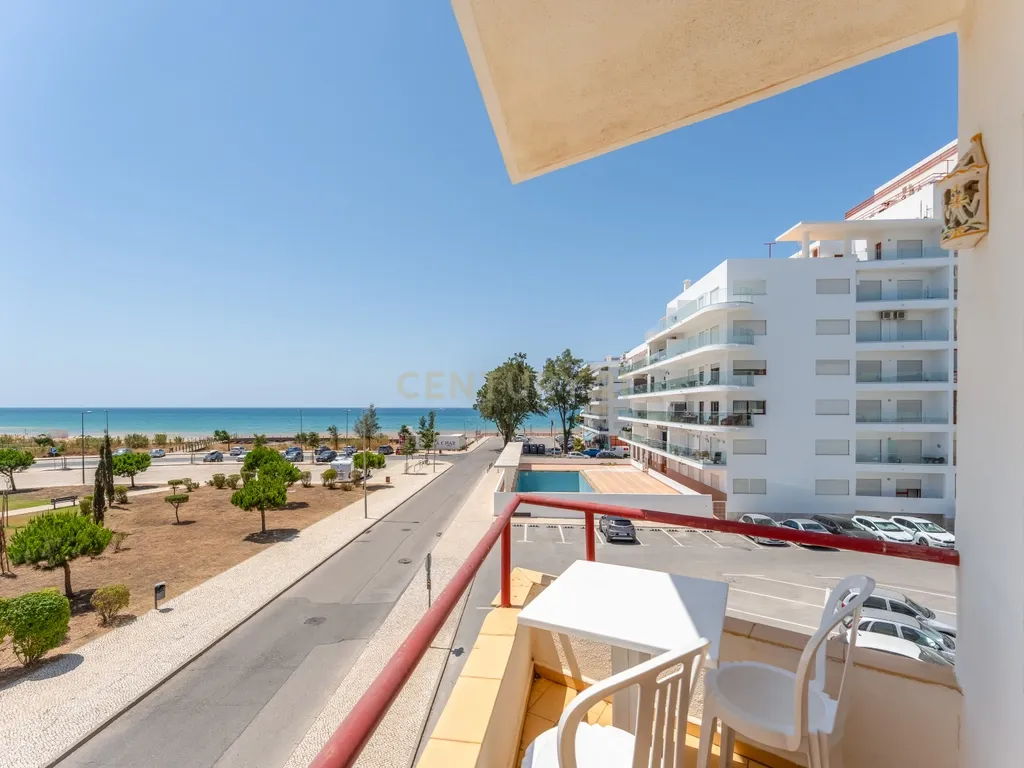 Apartamento T1 em Quarteira com Vista Mar e Perto da Praia - Image 17