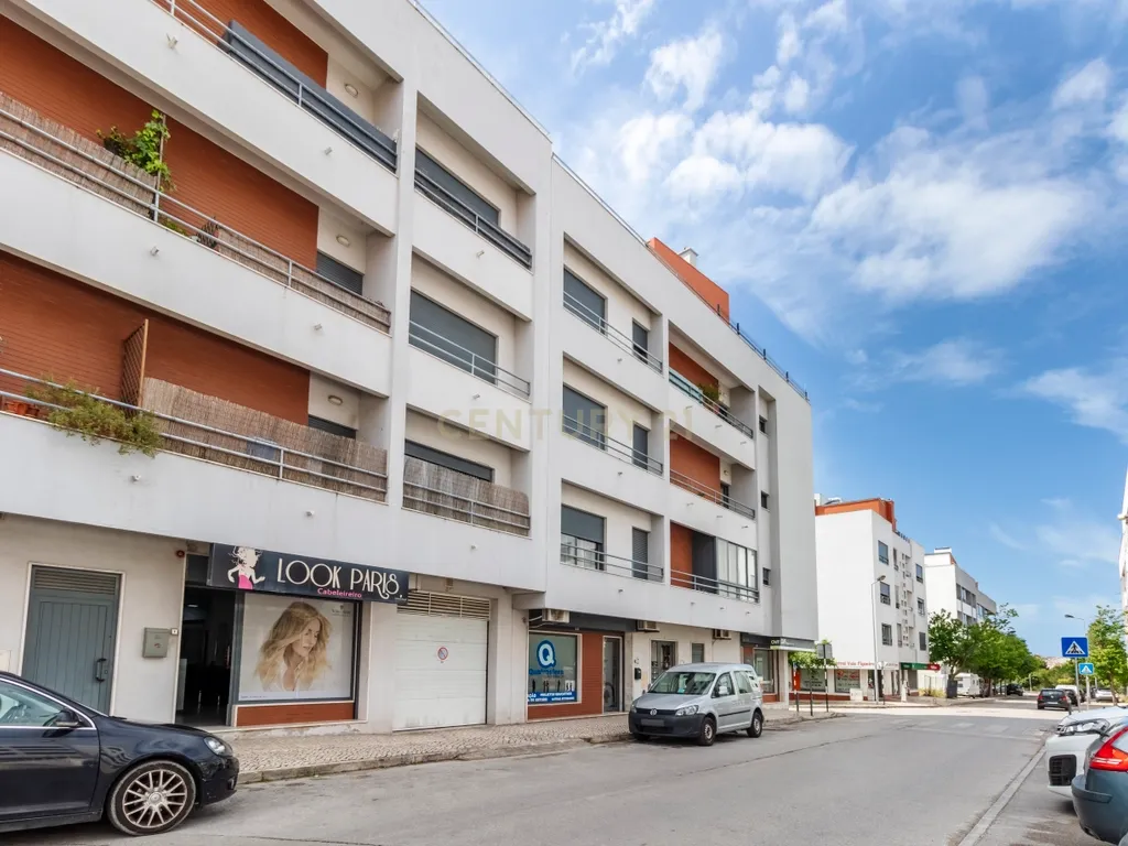 Loja com 90 m² na Quinta do Bom Retiro, Sobreda - Image 27