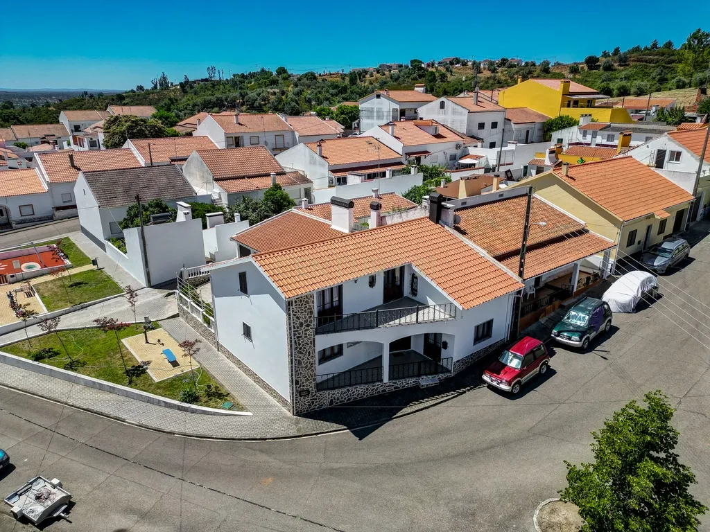 Moradia T8 de 288 m² no Centro de Montargil – Junto à Barragem - Image 44