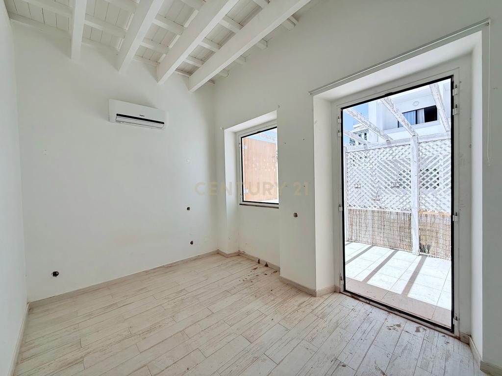 Apartamento T3 Duplex no coração da Baixa de Olhão - Image 30