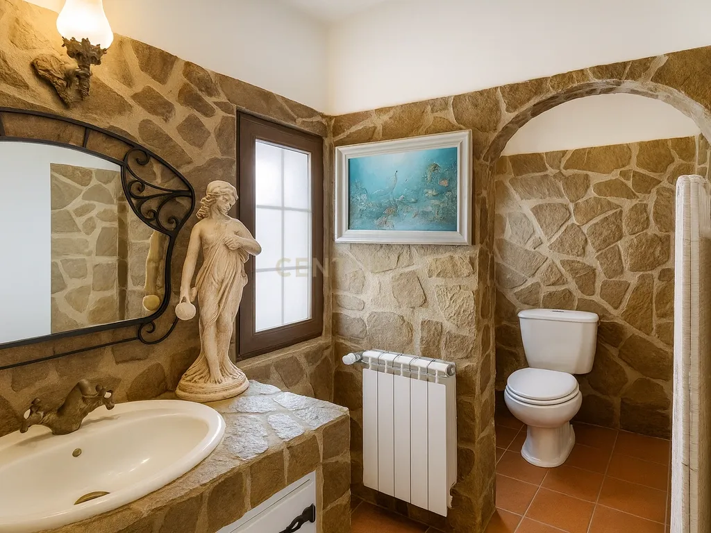 Oportunidade Única! Elegante Moradia + Apartamento T2 + Espaço + Funcionalidade = Qualidade de Vida. - Image 12