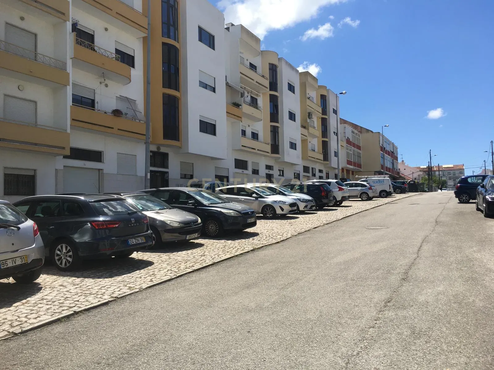 Apartamento T2 renovado em Feijó, Almada - Image 6