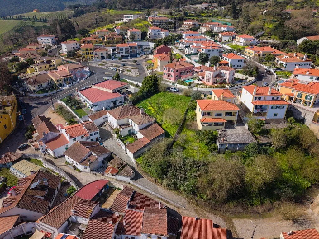 Lote de Terreno | 816 m² | Gradil | Urbanização Encosta de São Silvestre - Image 2