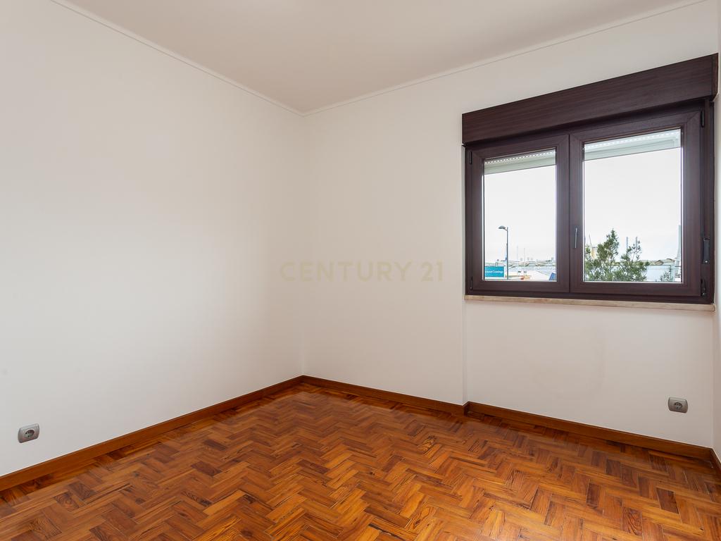 Apartamento T2 em Sacavém, Loures - Oportunidade Única! - Image 19