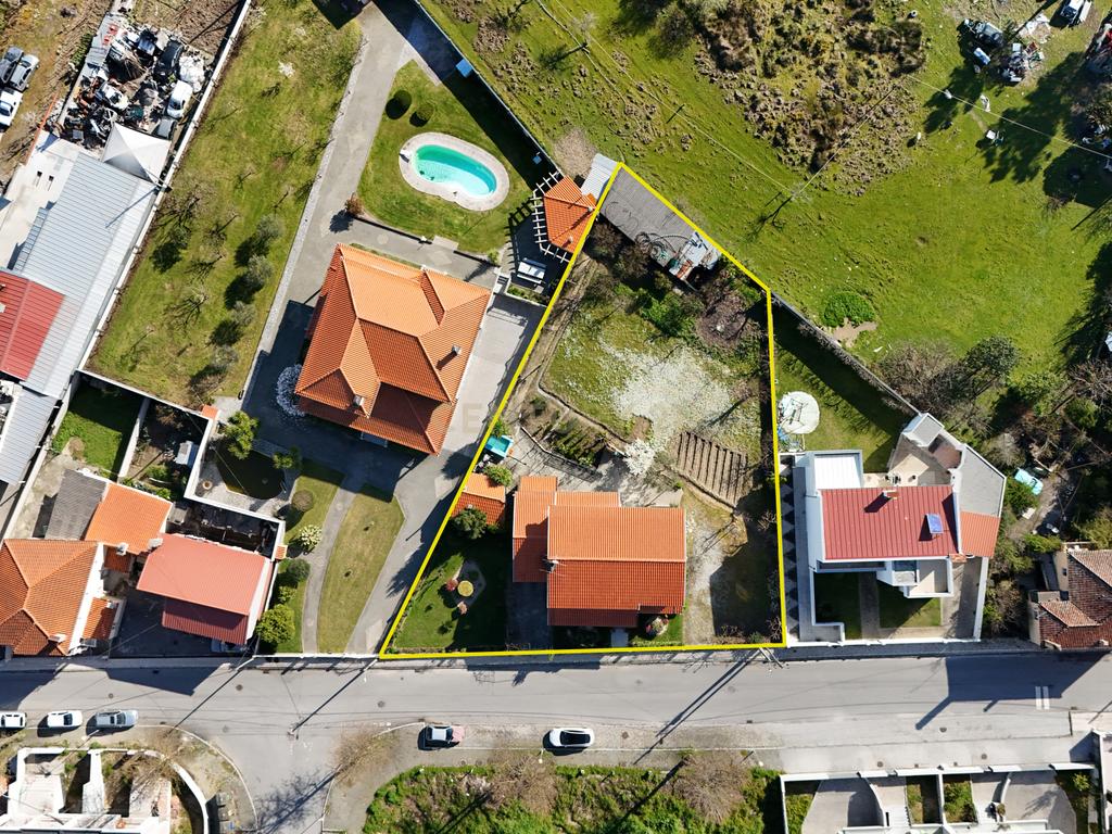 Moradia térrea T5 com 1600 m² de terreno em Fragosela - Viseu - Image 5