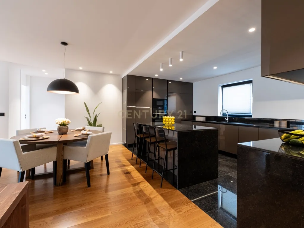 Apartamento T2 Funchal - Escolha certa entre viver ou investir! - Image 11