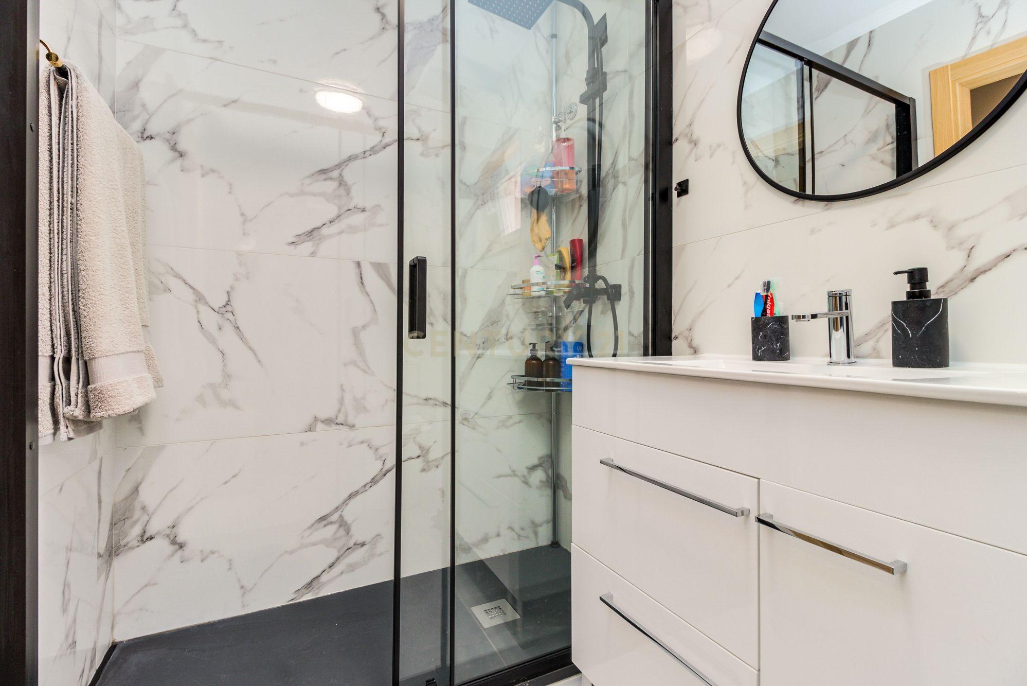 Apartamento T2 remodelado em São Marcos com Varanda e Ar Condicionado - Image 21