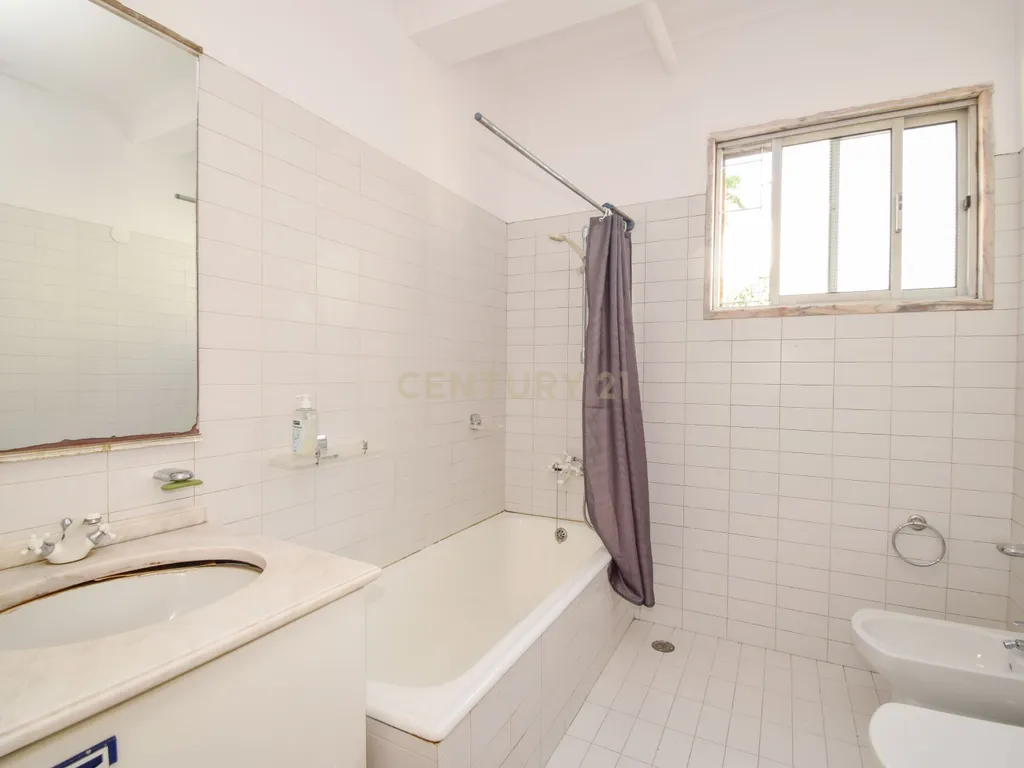 T3 em Alfragide com 125 m² – Oportunidade para Remodelação com Potencial - Image 17