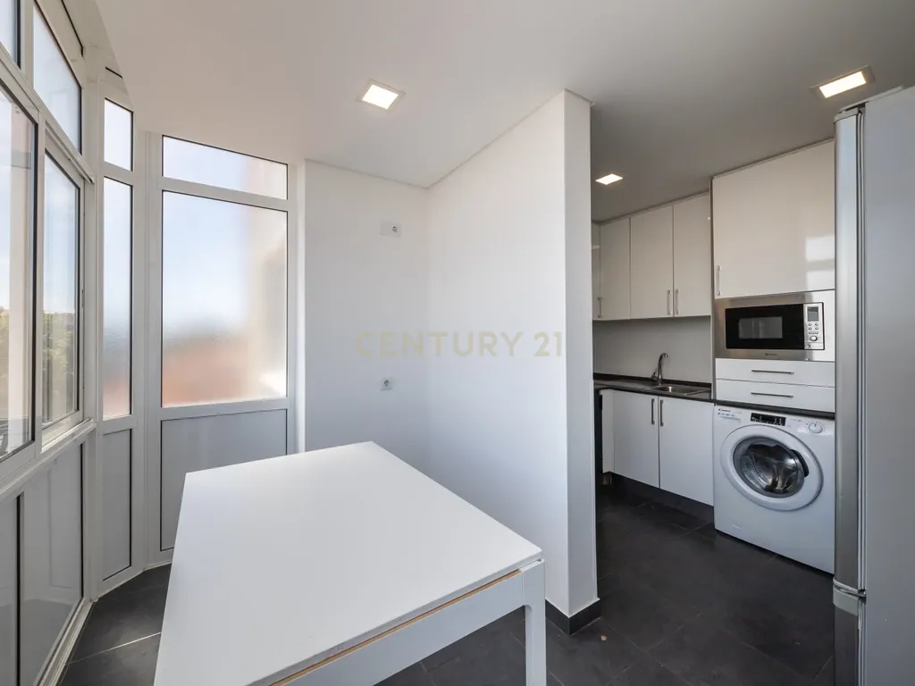 Apartamento T3 para arrendamento - 5 piso c/elevador - Amora - Image 36