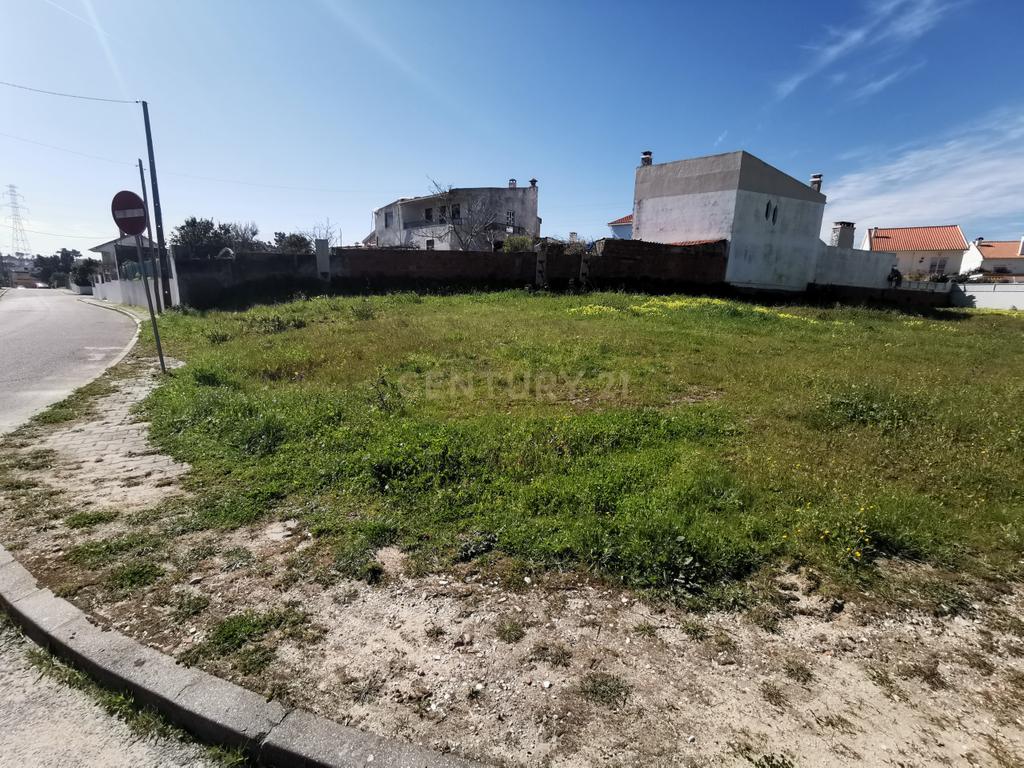 Terreno 300M2 - Viabilidade de Construção- Qtª da Queimada- Marisol - Image 1