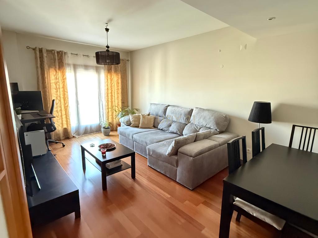 Apartamento T2 Moderno em Odivelas com Vista para a Cidade - Image 1
