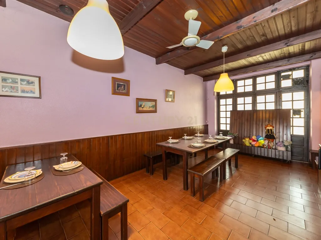 Restaurante "República dos Frangos" – Oportunidade Única em São João, Junto à Praia - Image 9