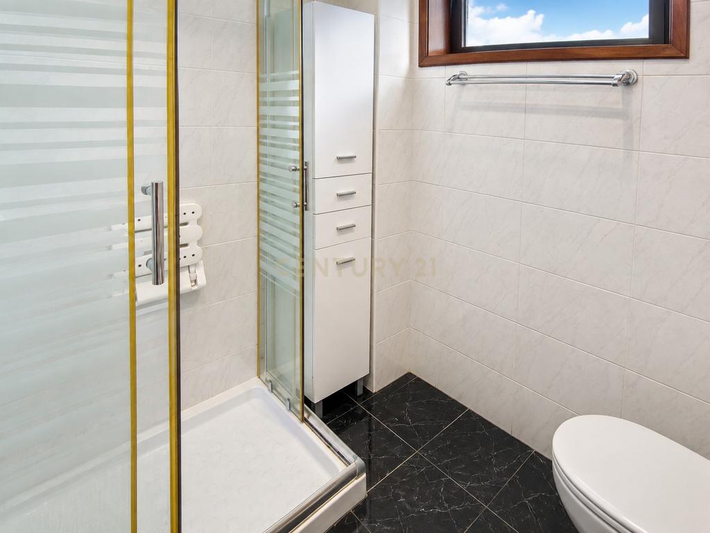 Apartamento T2 com Vista Panorâmica em Vila Nova de Gaia - Image 19