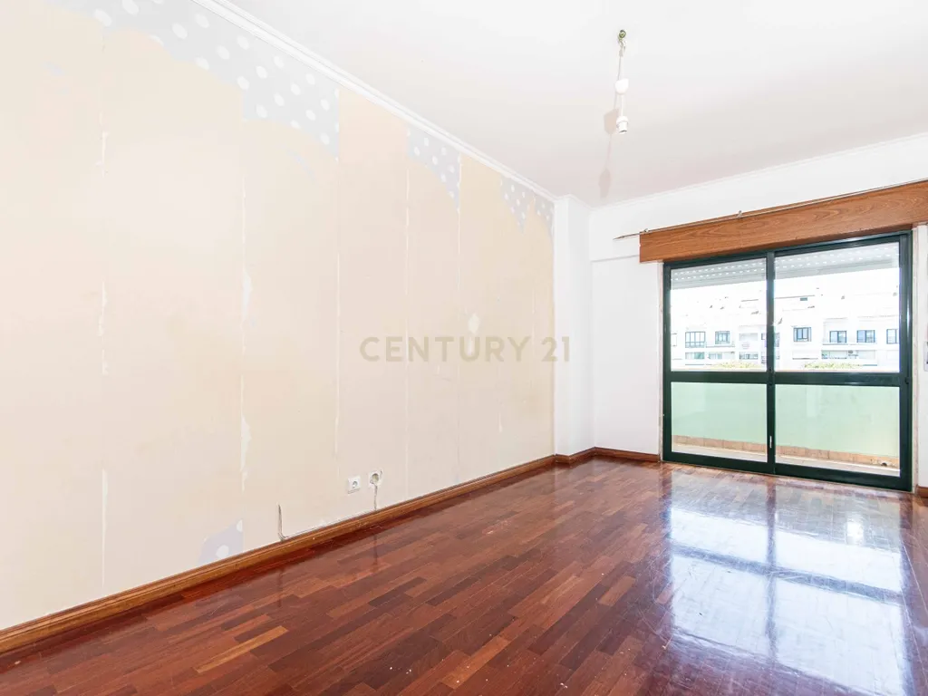 Apartamento T3 com varandas e Estacionamento | Cavaleira – Algueirão Mem Martins - Image 36