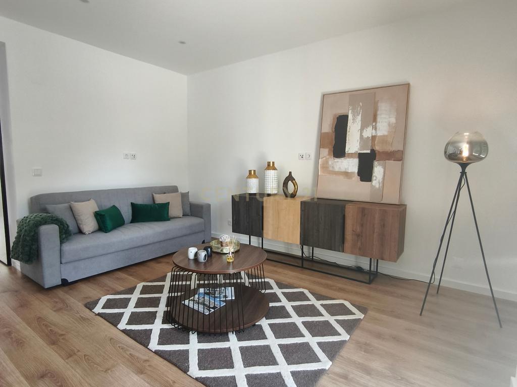 Apartamento T3 com Suíte, Varandas e Excelentes Acabamentos - Image 3