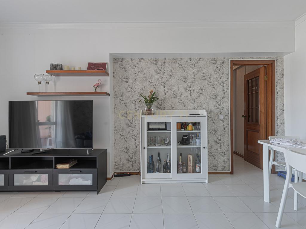 Magnífico apartamento T2 no Feijó - 1 andar com elevador  - Image 11