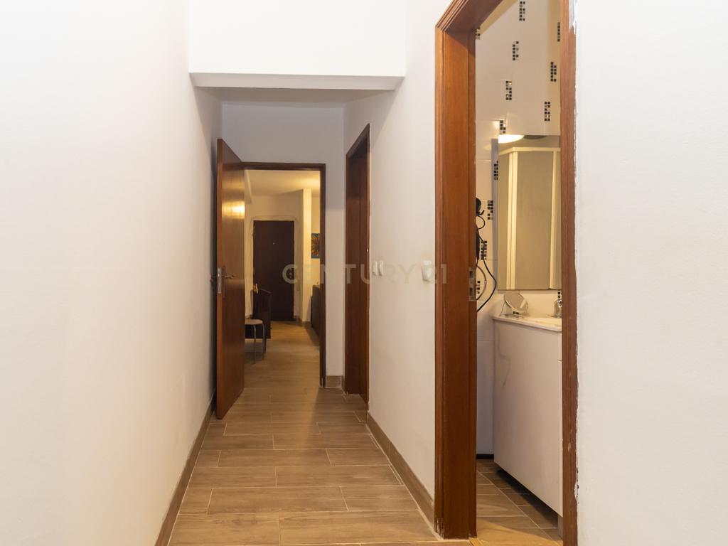 Apartamento T1 em Santo António da Charneca, Barreiro - Image 12