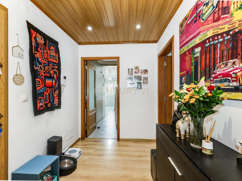 Apartamento T3 no Montijo com garagem, arrecadação e varandas - Image 6