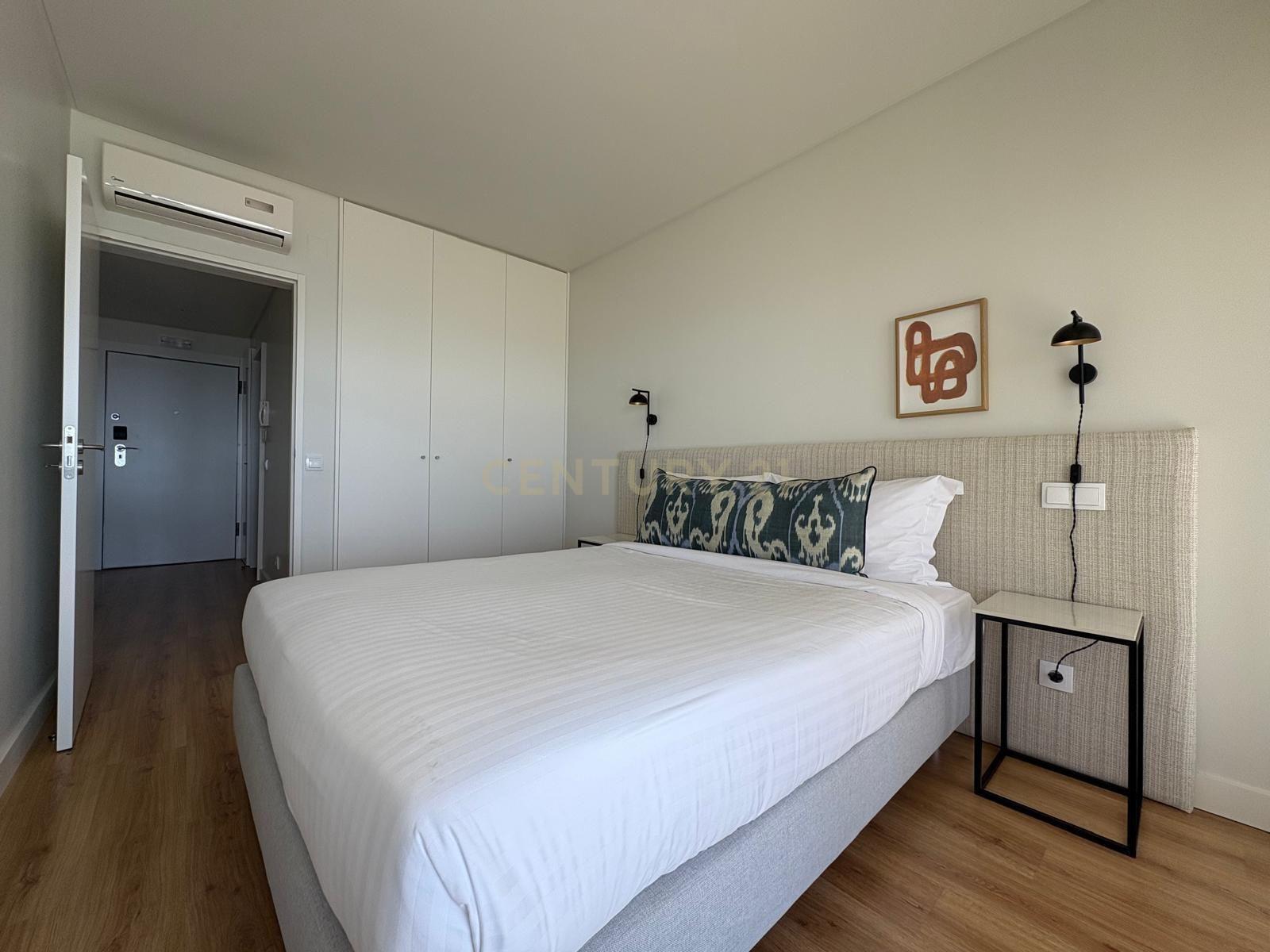 Fotografia 7 de Luxuoso apartamento em condomínio fechado, em Sesimbra com Vista Mar e Piscina
