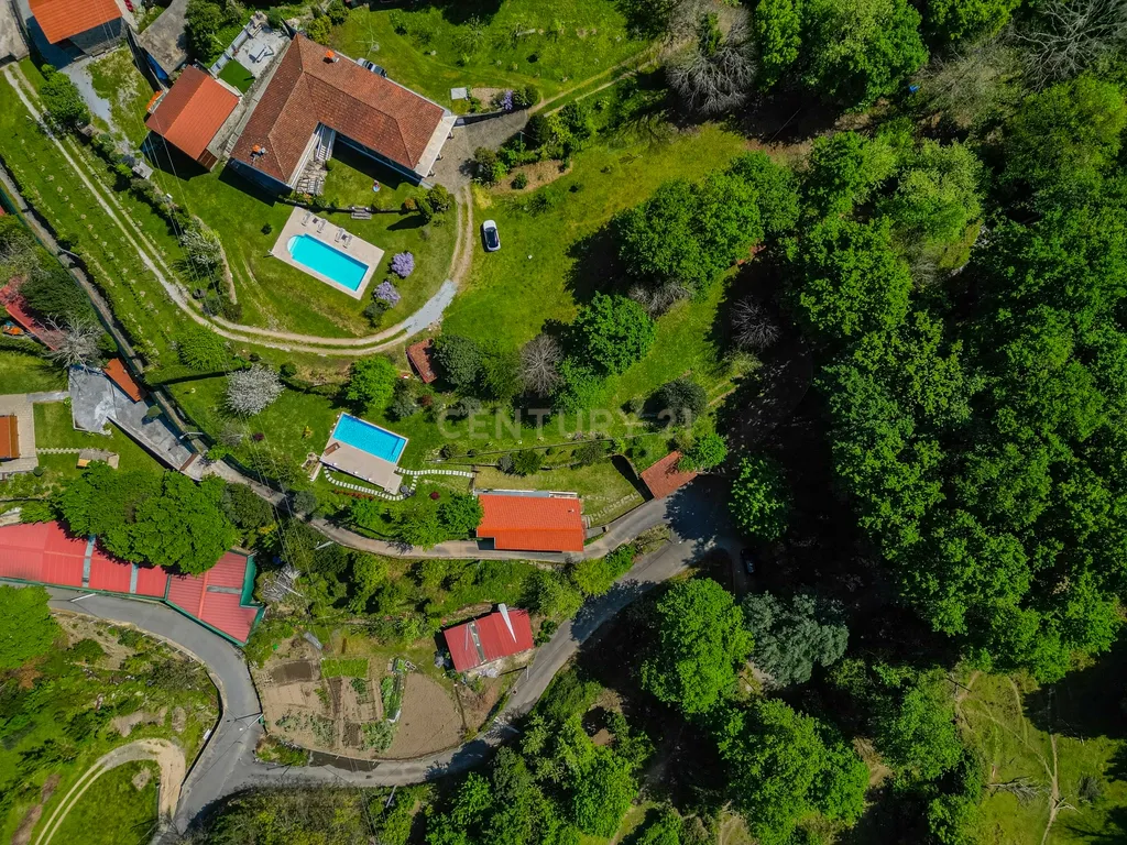 Um Refúgio no Gerês com 2 casas junto ao Rio - Image 65