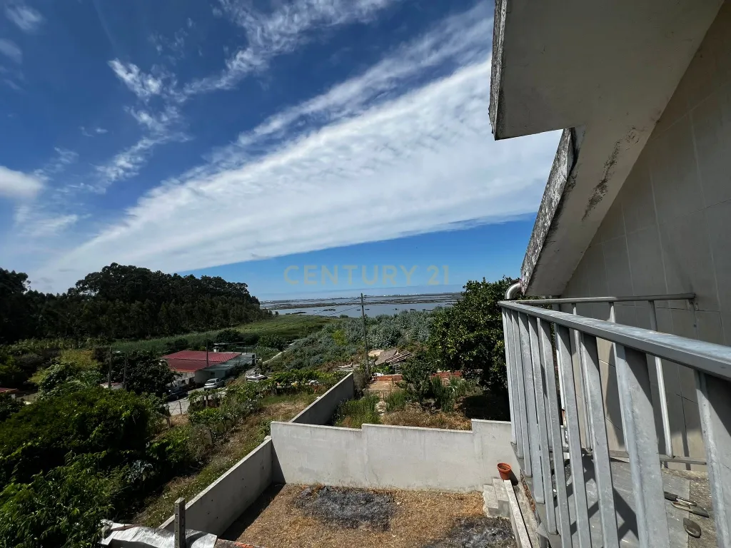 Casa Espetacular em Esgueira com Jardim e Garagem - Image 30