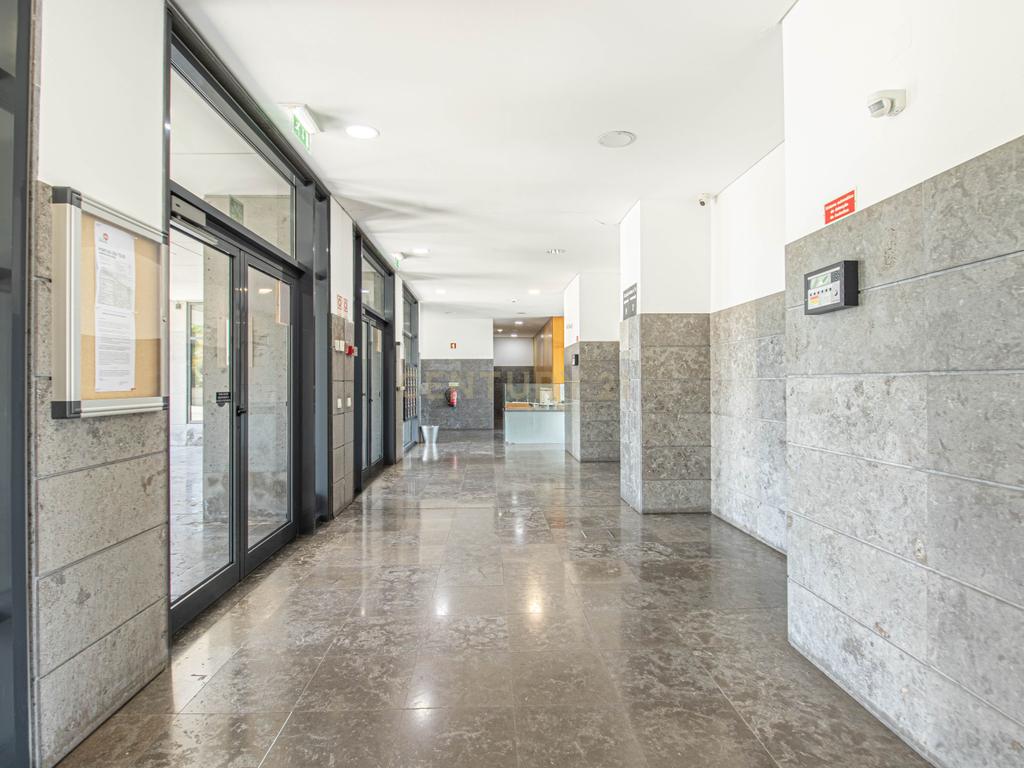 T3 com Vista Rio, Condomínio Privado com Jardim Infantil | Parque das Nações Sul - Image 31