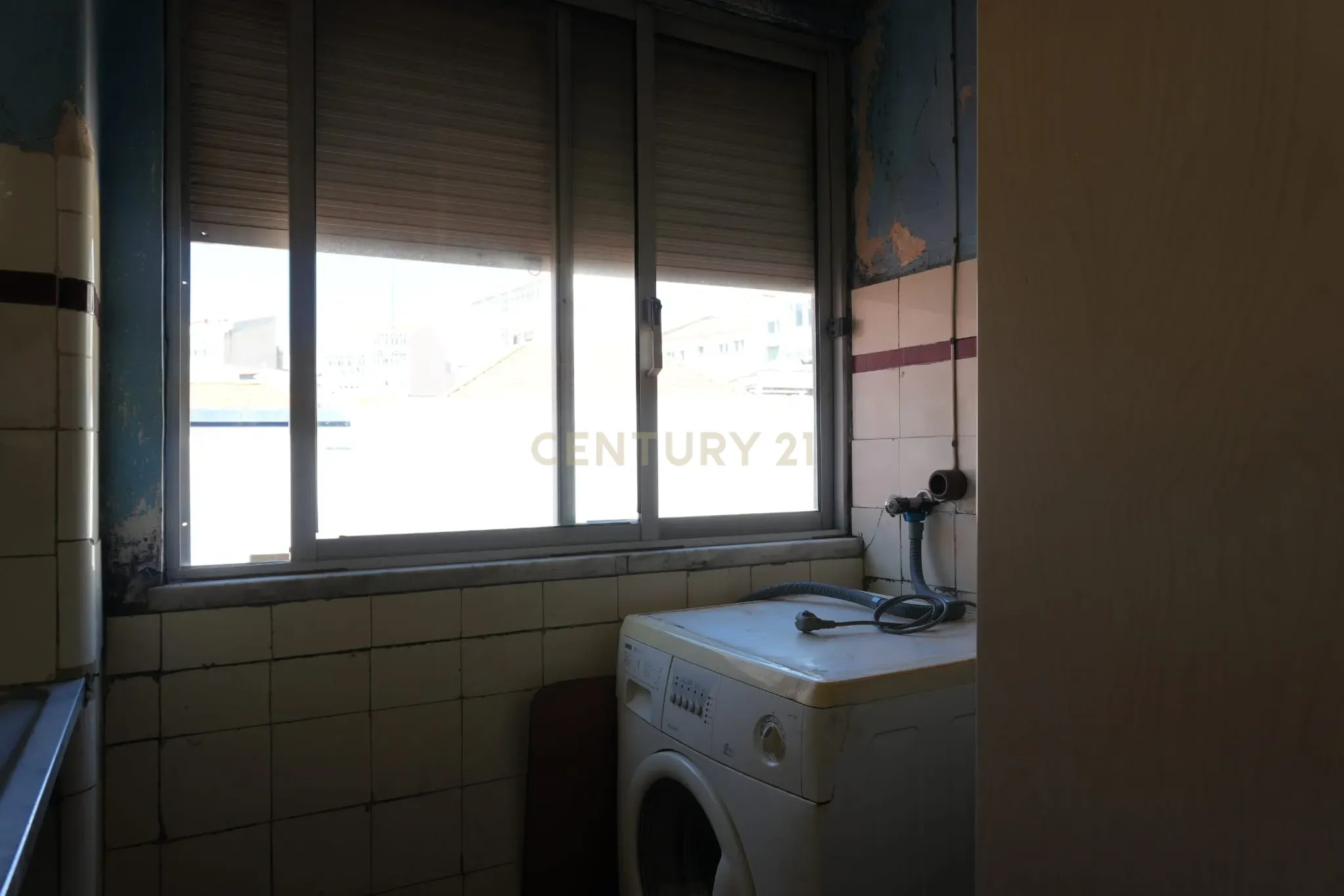 Fotografia 12 de Apartamento T2 para Recuperação em Almada, Cova da Piedade