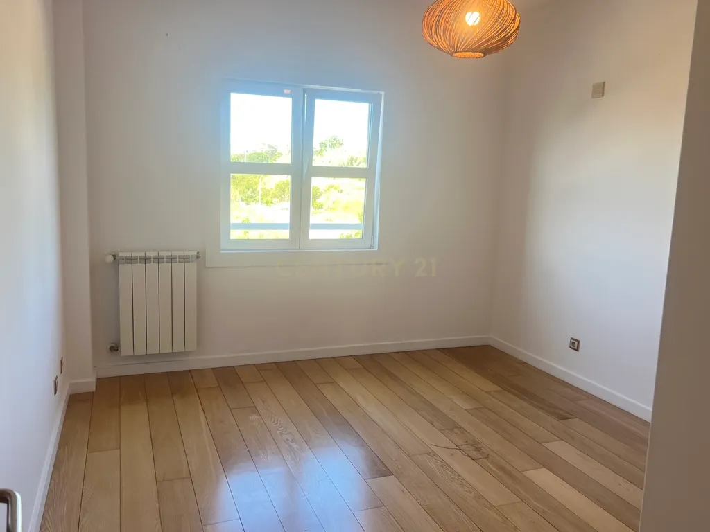 T2 com parqueamento e arrecadação - Casas do Lago Serra de Carnaxide Amadora - Image 26