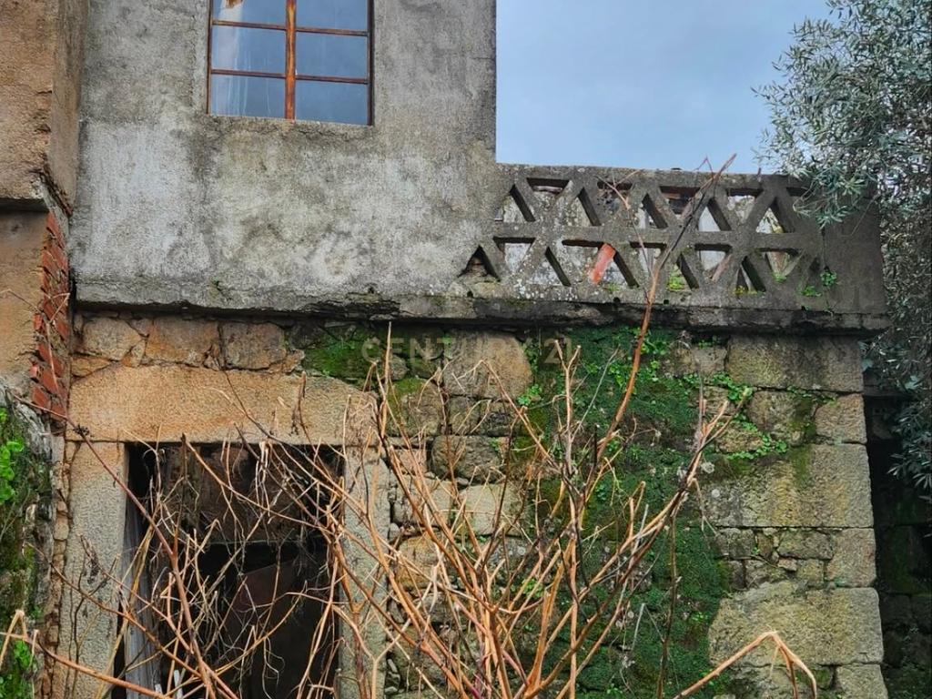 Moradias em pedra | Imóvel de Interesse Municipal | Excelente Potencial de Investimento - Image 9
