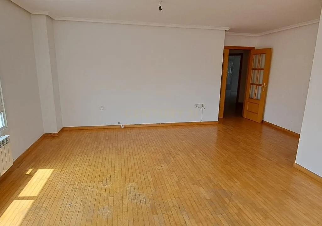 Apartamento T3 com 142m2 e lugar de garagem em Alhos Vedros - Image 3