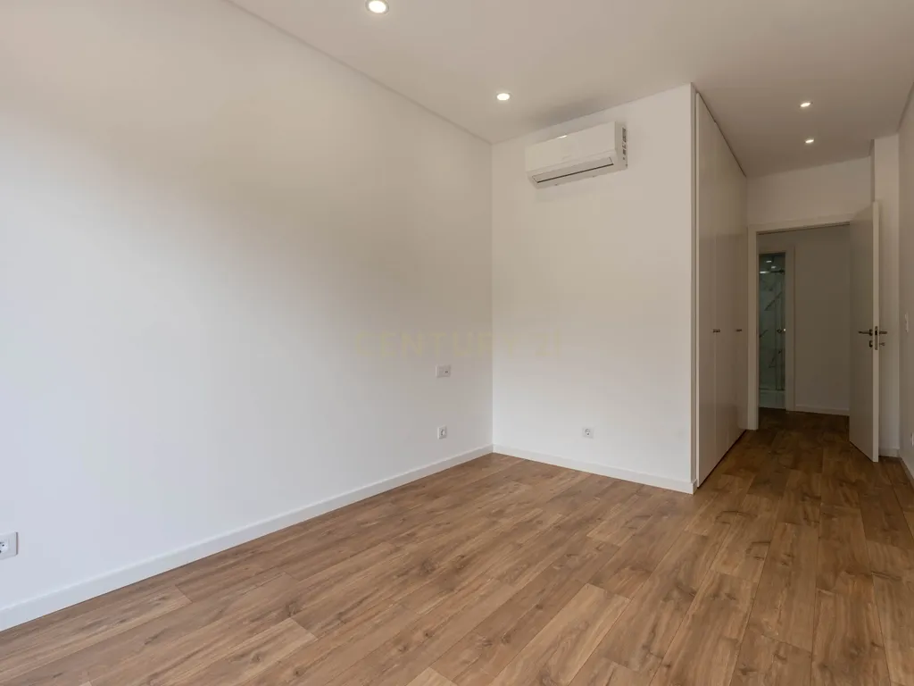 T3 com vista rio, box para 4 carros | Póvoa de Santa Iria - Image 21