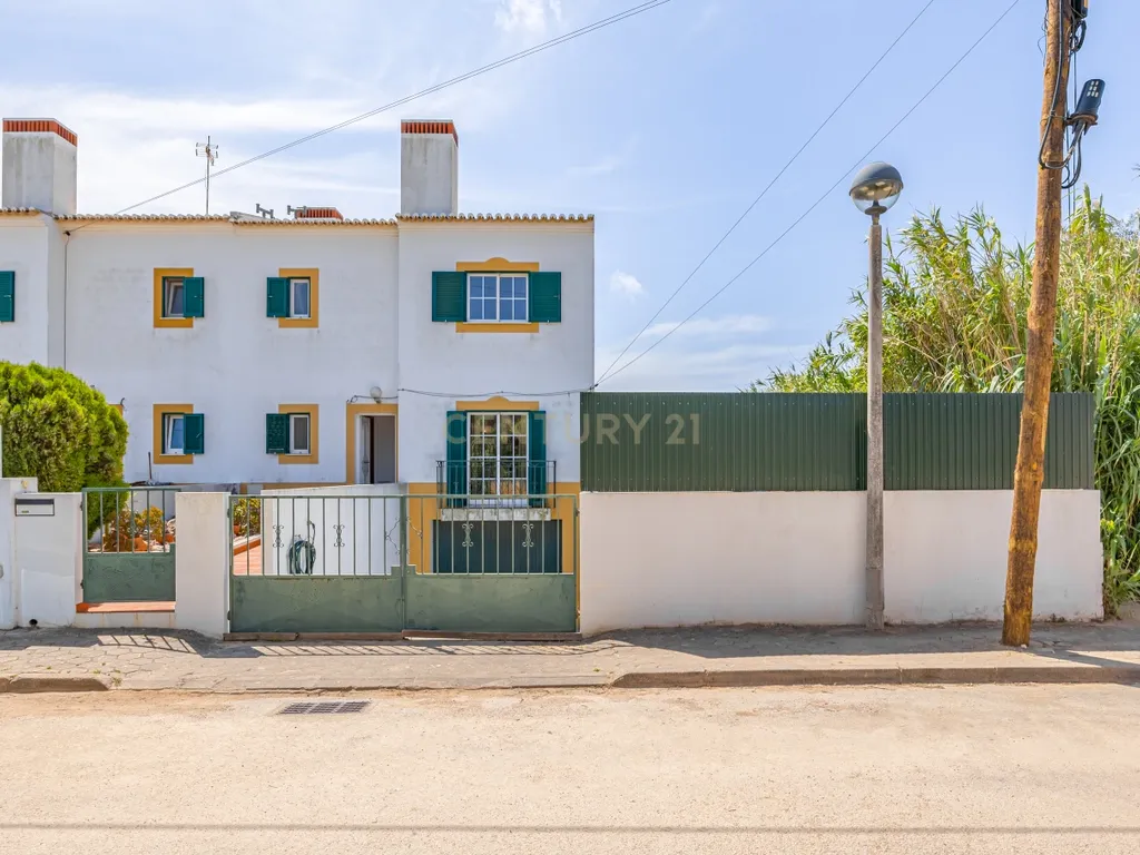 Moradia T3 com Jardim e Garagem em Sagres — Viva o Algarve ao Ritmo do Mar - Image 4
