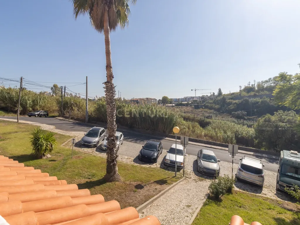 Moradia em Banda de 5 assoalhadas na Banática - Image 30