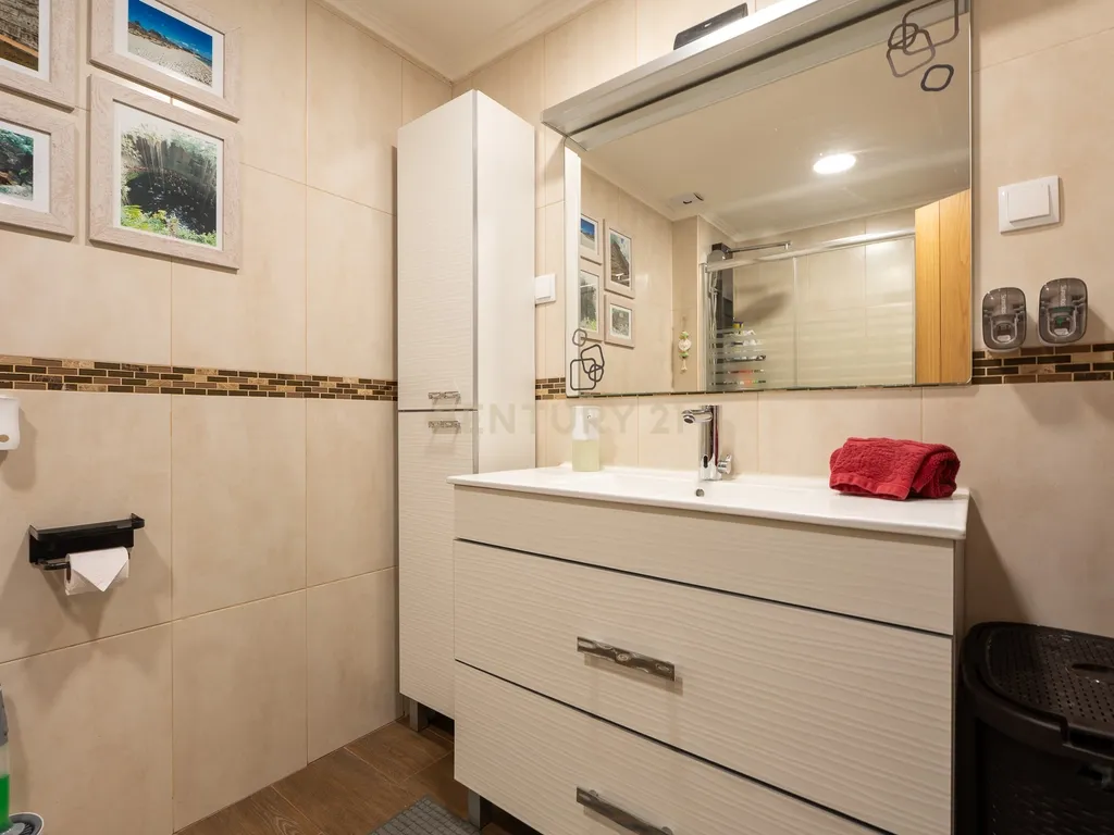 ** ESPECTACULAR APARTAMENTO T2 REMODELADO, NA URBANIZAÇÃO DA ANTA ** - Image 39