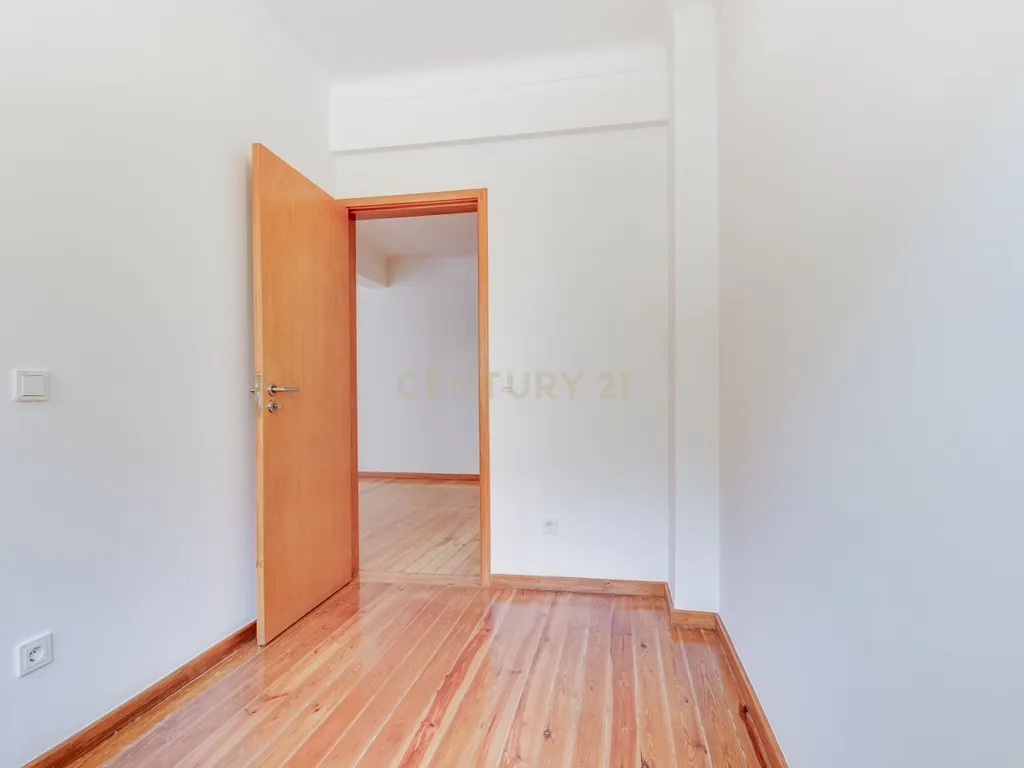 Apartamento T3 | 125 m² | Praça Pasteur – Lisboa - Image 6