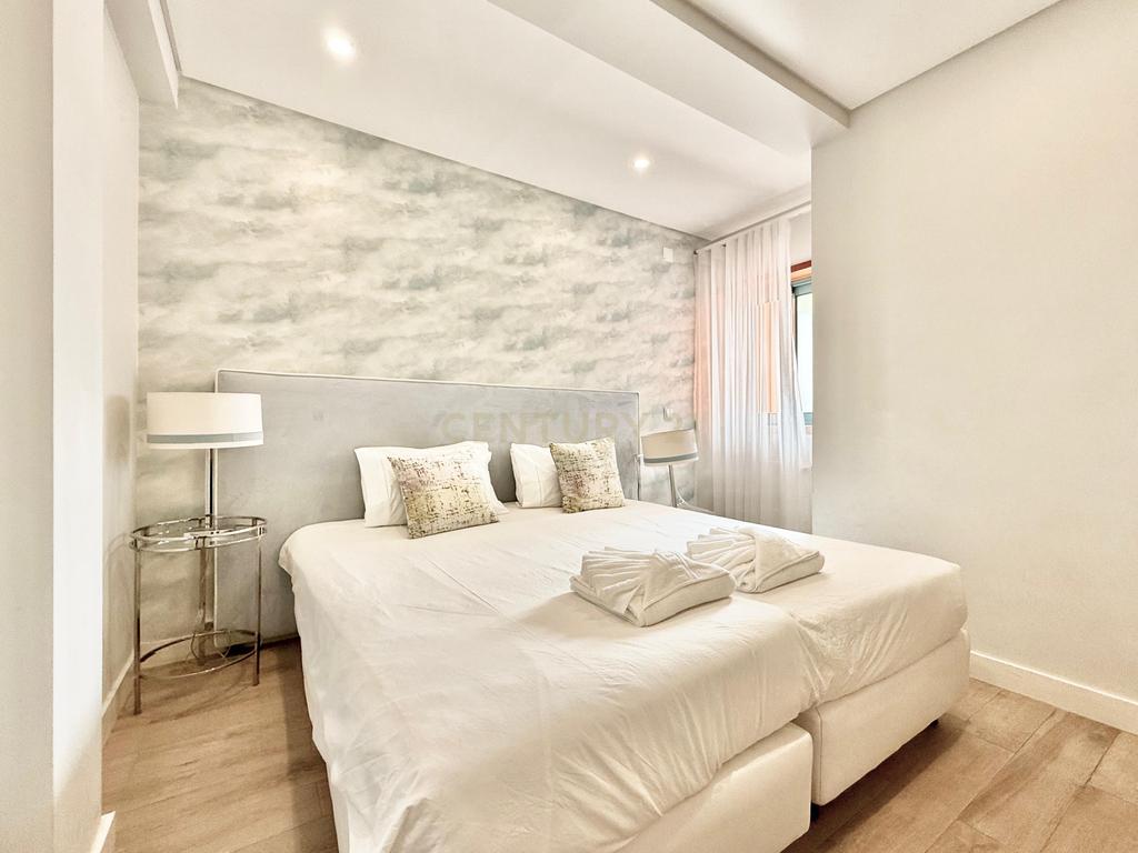 Apartamento T1, na 1a linha sobre a Marina de Albufeira, com garagem e piscina. - Image 11