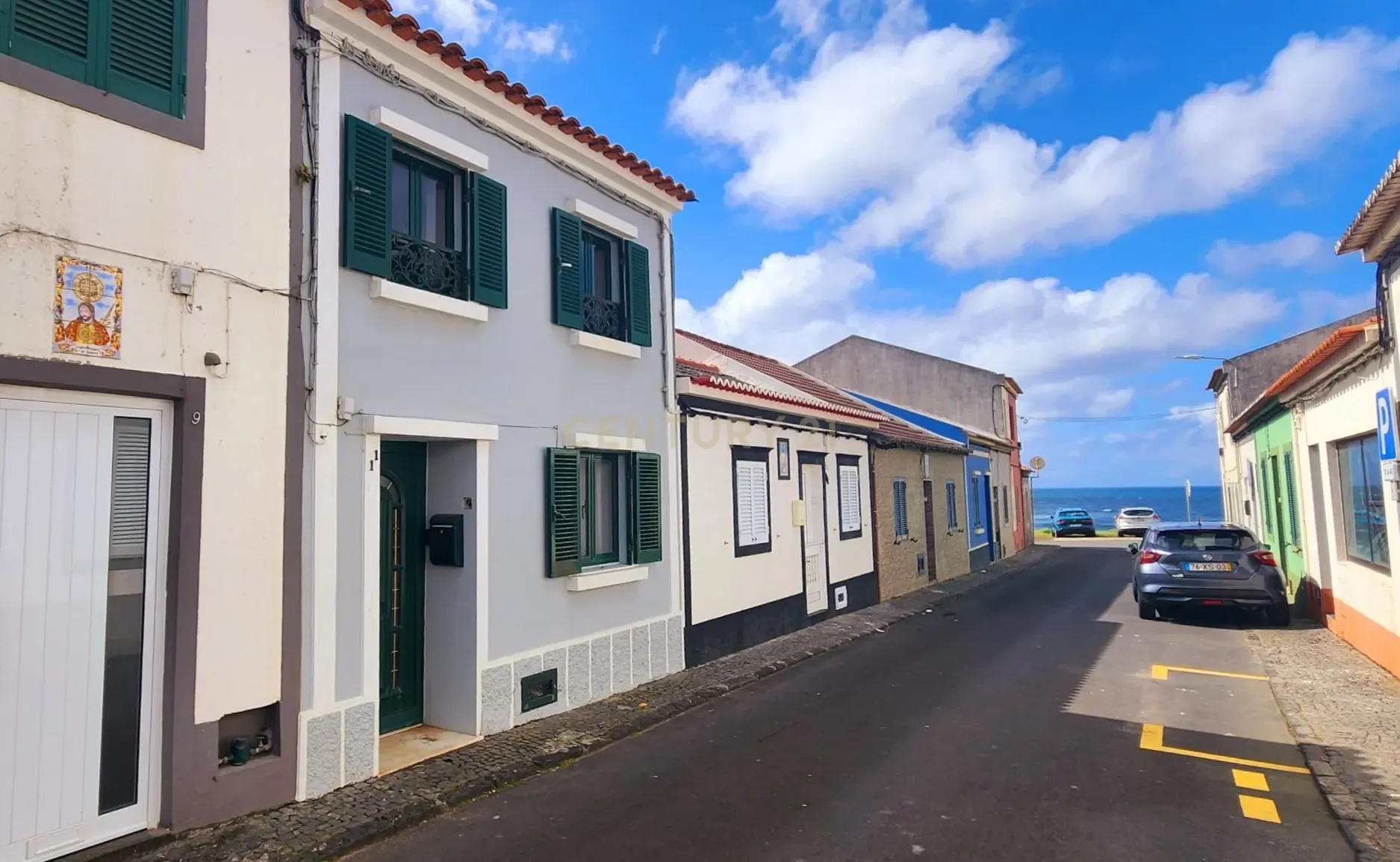 Moradia T2 no Centro da Ribeira Grande – Localização Privilegiada - Image 1