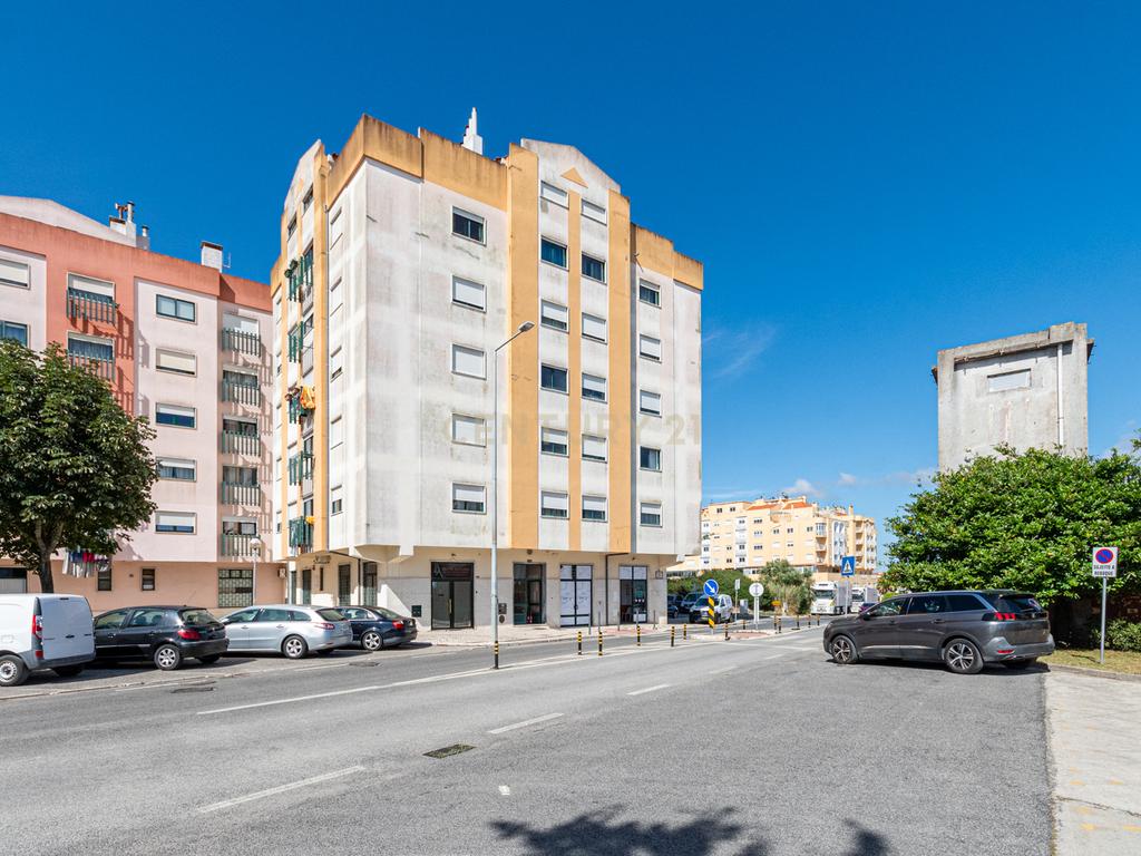 Apartamento T2 Vale de Flores - Image 14