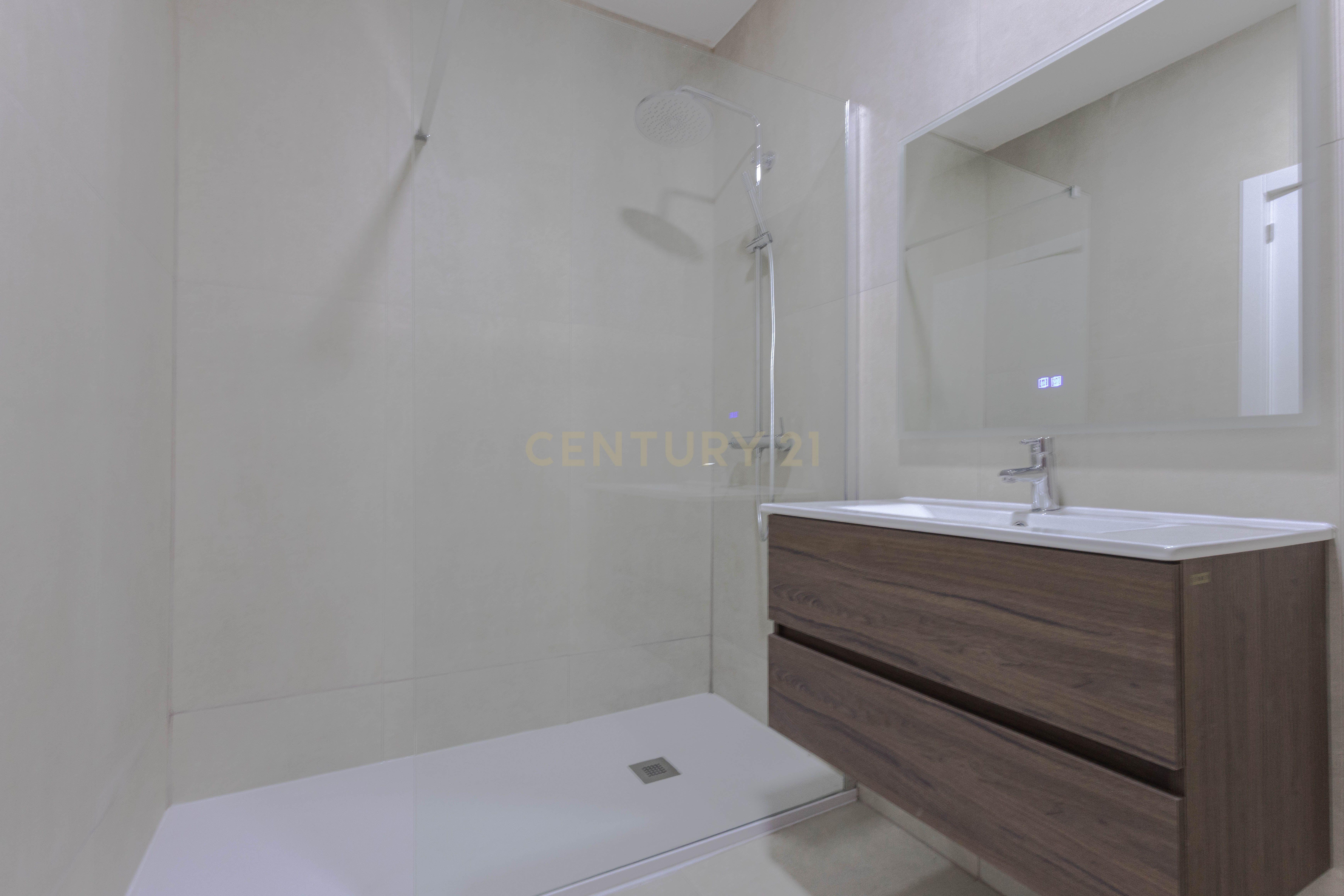 Fotografia 3 de Apartamento T2 Novo com 2 Suítes, Varanda e Lugar Duplo de Garagem