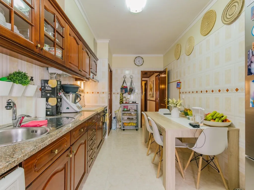 Apartamento T2 em Santa Marta do Pinhal – Corroios - Image 19