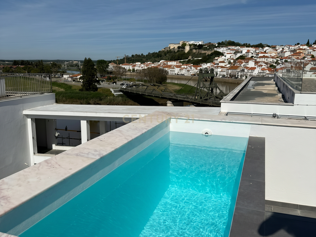 Exclusivo Triplex com Piscina Privada no Rooftop – Viva o Charme de Alcácer do Sal - Image 2