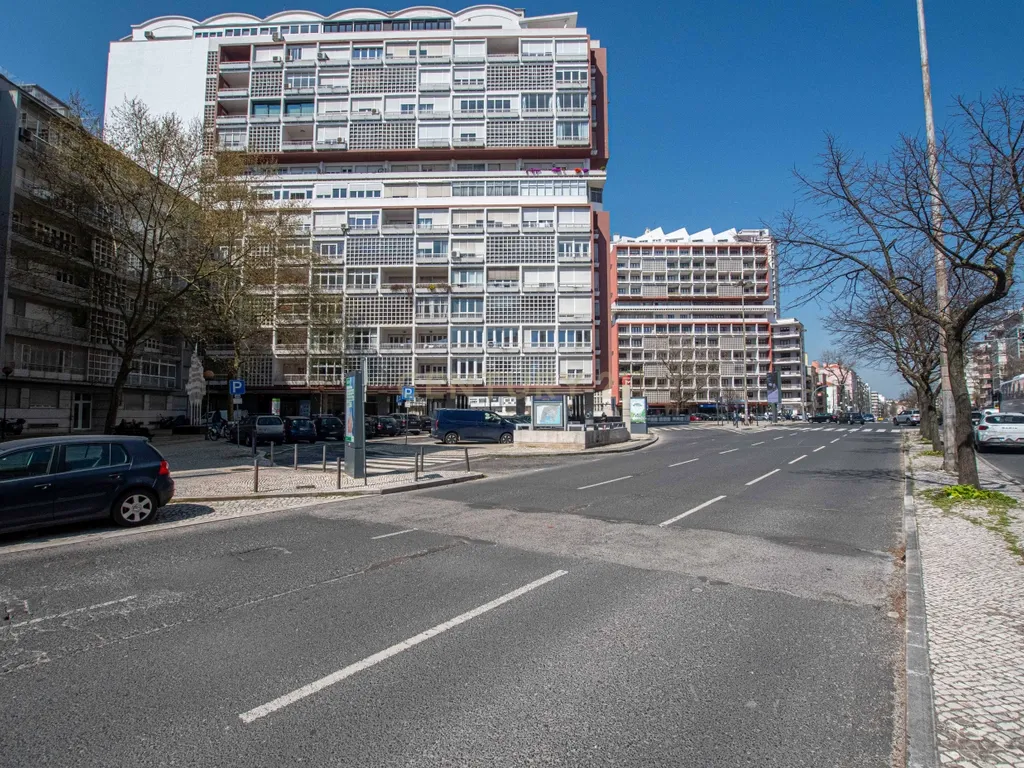 Duplex em Estados Unidos Da America, Lisboa com Vista para a Cidade - Image 1