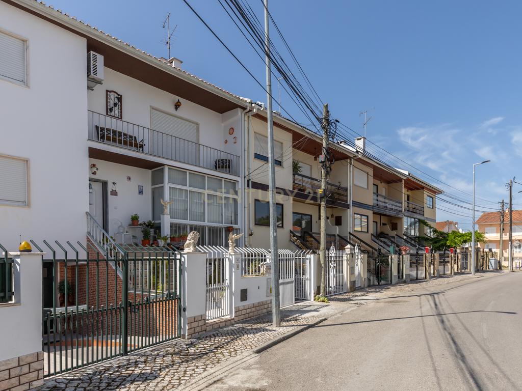 T3 + T1  com Garagem e Logradouro em Corroios, Seixal, Setúbal - Image 43