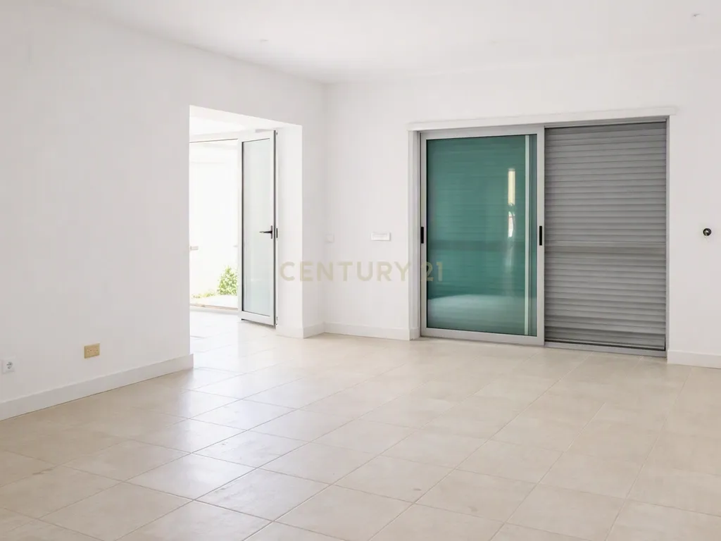 Moradia T3 com Piscina e Vista Mar - Fuzeta, Olhão - Image 7