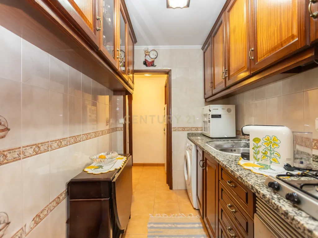 Apartamento T2 no centro de Sesimbra, a poucos passos da praia - Image 11
