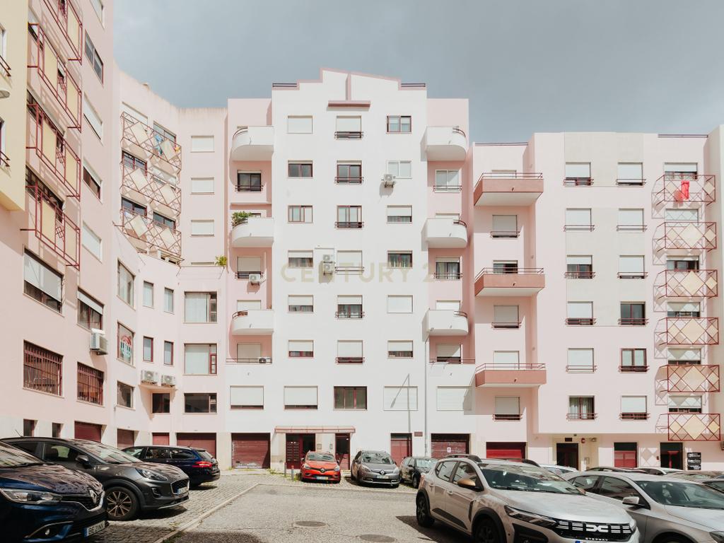 T3 na Ramada | Praça Sara Afonso - Image 30